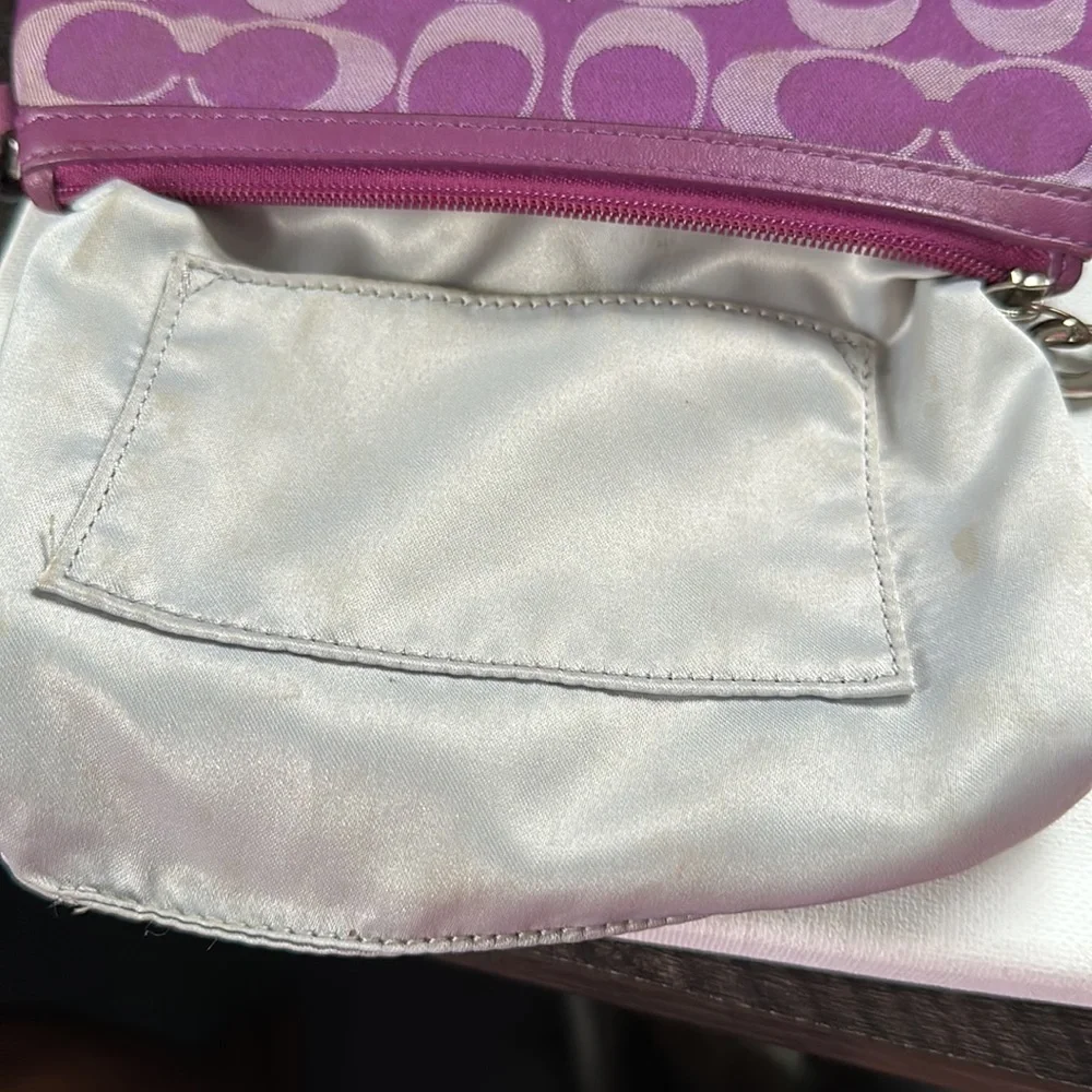 EUC Coach Signature C Wristlet